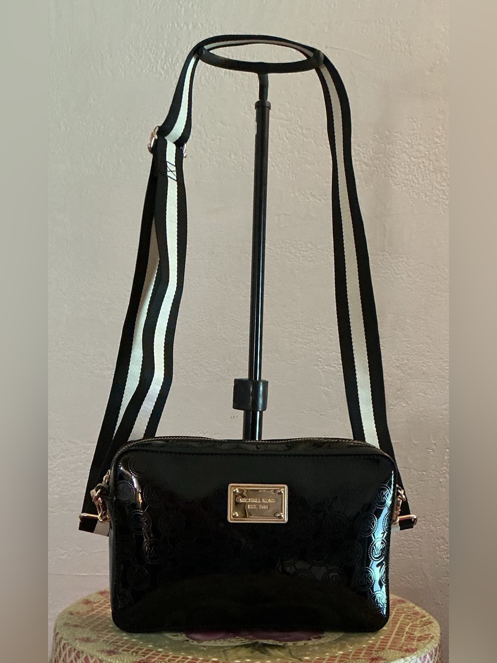 Michael Kors Jet Set Crossbody Camera Bag w/ Non MK Strap (EUC)
